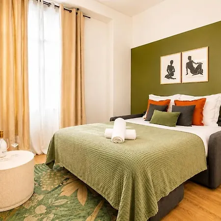 Apartment Bright & Chic I Walk To Eiffel Tower I Location Close To Metro Paris